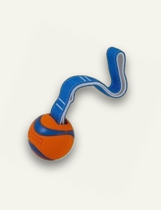 CHUCKIT! Ultra Tug M - piłka do aportowania i przeciągania dla średnich psów