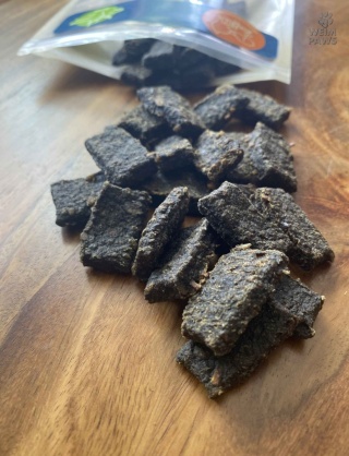 JELEŃ-Mięsne kąski z jelenia z pokrzywą, spiruliną i krylem dla psa 90 g - ChrupVitalsy BaffiDi
